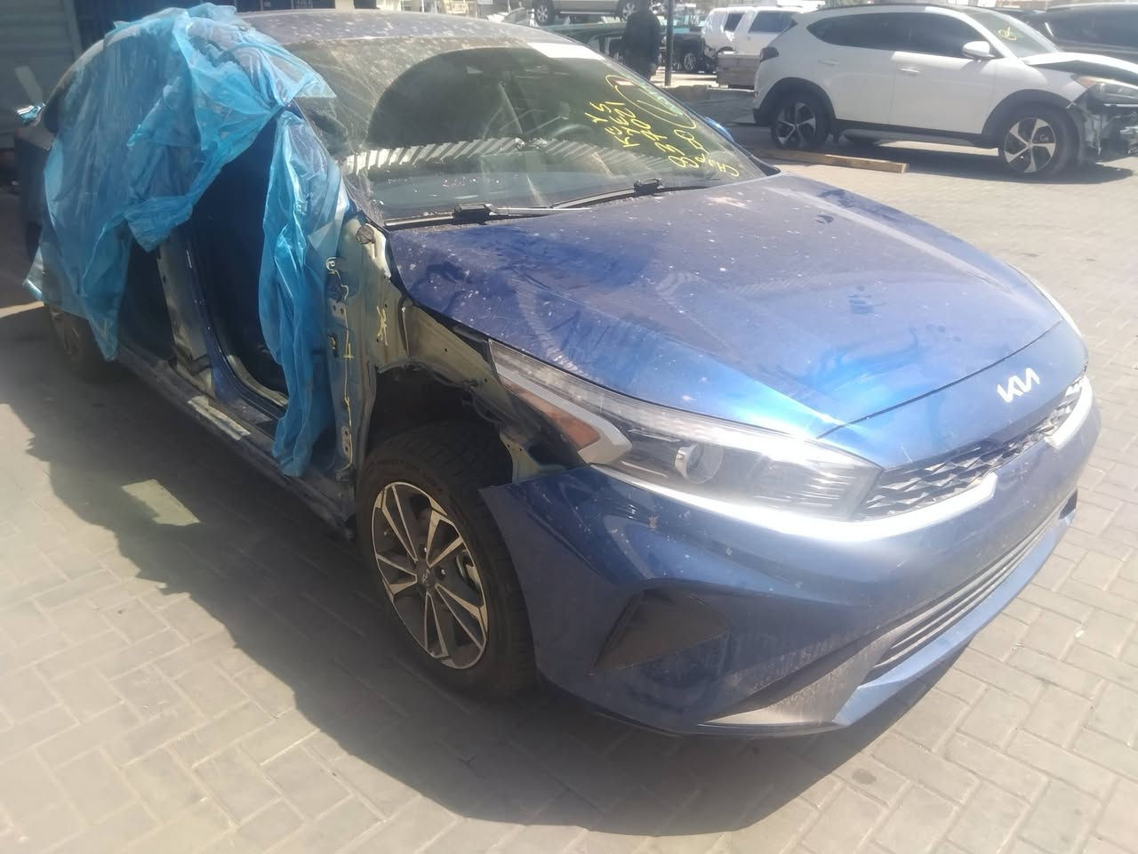 السلام عليكم كل عام وانتم بالف بالخير  KIA FORTE موديل 2024 حاليآ بدبي سبوع وتوصل العراق بعد الاتفاق تكدر دخله شهداء على كتابك الضرر سرقة زوج بيبان وجاملغ ايمن محرك كير بجم كفاله بشرط جميع الايرباكات سليمه السعر مناسب جدا وبالخير على المشتري السعر واصل للميناء مال البصره مفتوح الحاويه بدون تصليح 89 ورقه تستلم بالبصره وبالخير عليك  واتساب اتصال ***********
