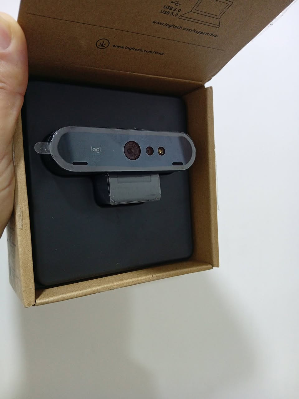 شرط ما مستخدمه أبد
ويب كام لوجتك بهذا الشكل 👇 ميحتاج آسولف عنها معروفه


**إذا كنت صاحب هذا الإعلان وتريد حذفه لأي سبب، رجاءا أرسل رسالة إلى الدعم الفني**