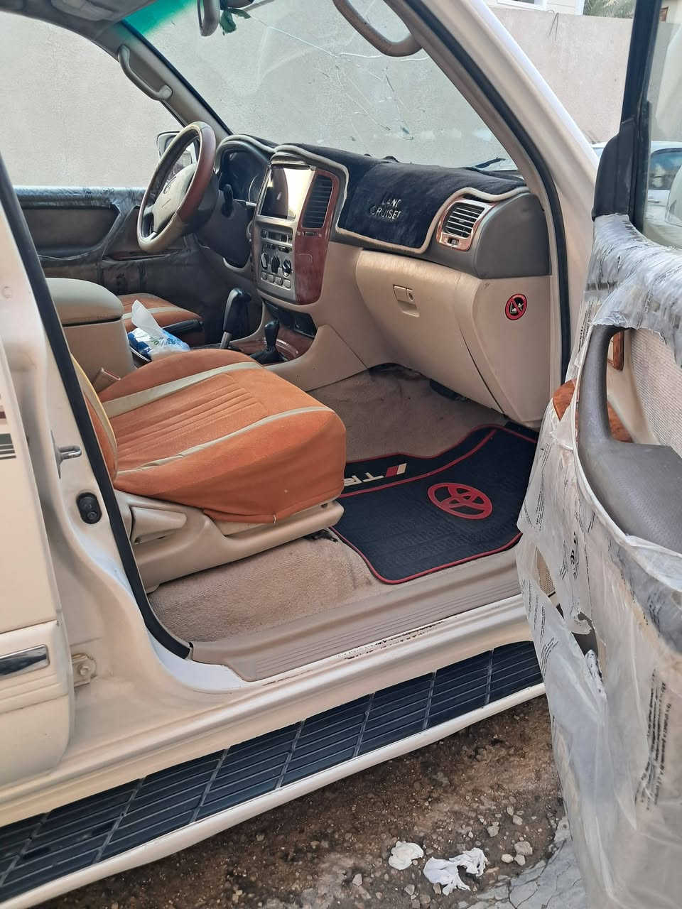 سلام عليكم مرخصت ادمن لاندكروز مونيكا موديل ٢٠٠٣فول مواصفات خليجي دبل تانكي ٣قطع تبريد كير اتو مع لوكير....فايسن كير كهربائي مع سكليتر تخم تاير برجستون باتري جديد حداديه امامي وخلفي جديد كهربائيات كلها شغاله مكينه وكير خير من الله سياره مكفوله من دعاميه للدعاميه لا ضربه ولا طخه مصبوغه حزام فقط جراد خطه بيها منضومت غاز ٨٠ لتر......سياره قبل ١٠ ايام اجيت بيها من العمره....سياره مكفوله من كلشي وغير هاذه الحجي اني خسار....سعر ١٧٠ وبيها مجال بصيط مكاني كربلاء وهاذ رقمي ***********
