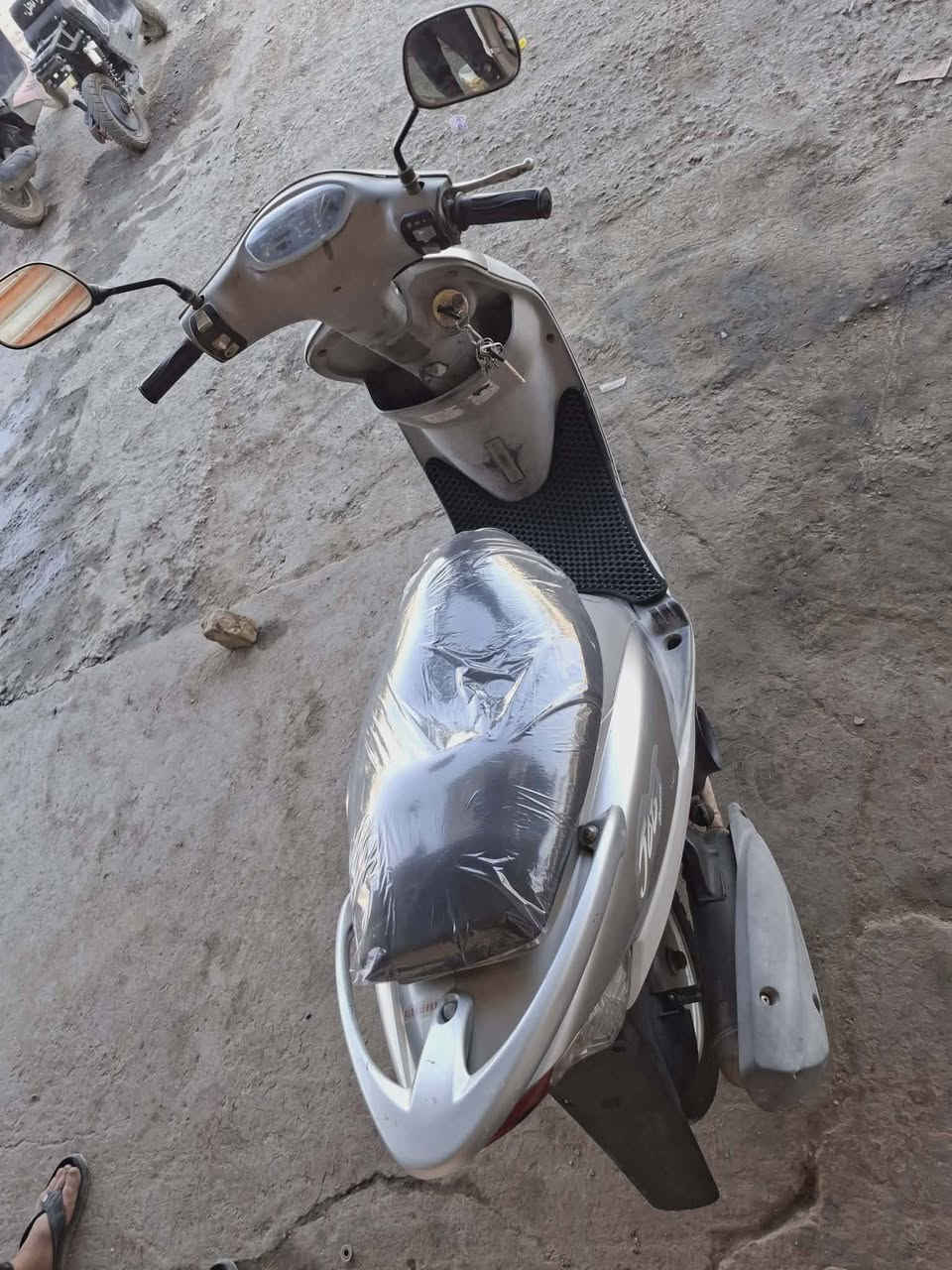 السلام عليكم ماكس منغولي جديده كفاله عامه ختم واحد فول ملاح برغي مامفتوح بيه علفحص مابيه نقص كله شغال
*********** مكاني بابل
