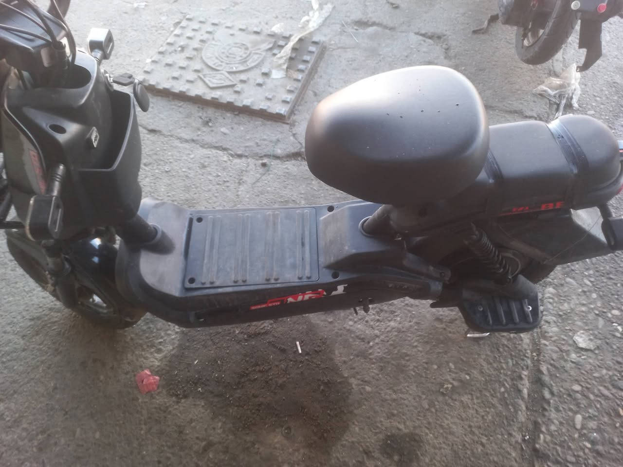 سلام عليكم متاح دراجه شحن تحتاج باتريات  ابيع شرط 
سعره ١٢٥بي مجال قليل

بس باتريتا بدل موديل حديث  

شراي اتصل ***********
