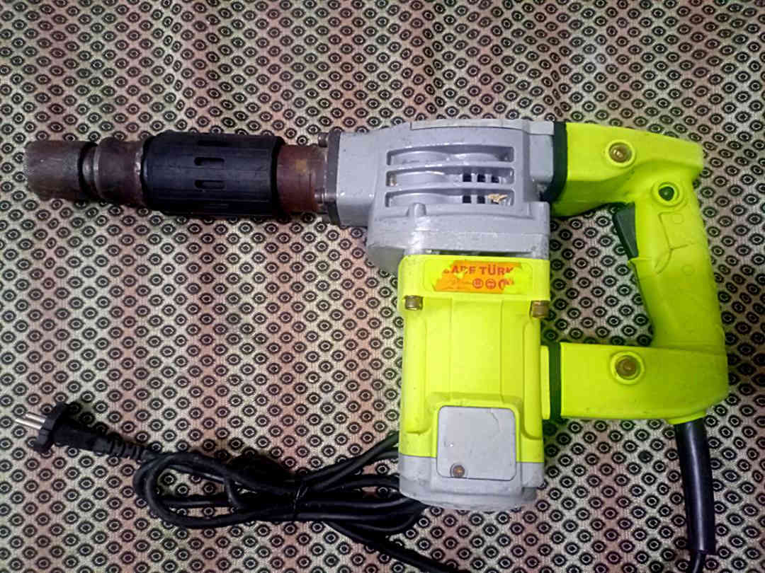 سلام عليكم
دريل همر + تكشير ابل كلج ماركة انجيكو 
نضيف سعر 55 

دريل همر + تكشير ماركة انجيكو 
نضيف سعر 50

دريل تكشير نضيف 
سعر 45

مكان بغداد البلديات يوجد توصيل
رقم واتساب ***********
