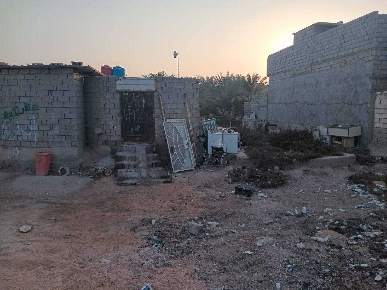 بيع مستعجل قطعة ارض طابو زراعي +بيت صغيره مبني في القطعه
مساحه القطعه 500 متر

خلفه ب 5 امتار نهر جاري
يعني كل المجاري على النهر 

🔴عنوان قضاء ابي الخصيب العوجه خلف مستشفى الصيني يعني بالنزيله 
كلشي قريب عليها سوق ابي الخصيب وسوق العوجه ثنينهم مشي
بالاضافه مستشفى ابي الخصيب تبعد عنها 5 دقايق بالسياره

ومدارس ابتدائية متوسطه اعداديه قريب عليها وحتى روضه اهليه قريبه كلش 
موقعه مميز كلش لان كلشي قريب علي

🟠ملاحظه: البيت مبني بيها الحوش +غرفه ومطبخ وصحيات
التصميم البيت فله يعني خريطه مشايف مثلها ابد (البيت مكامل فقط هيكل ونصف خريطه)   تريد تكمل عليه اوتفلشه
 هذا شي يرجعلك 

🟡للاستفسار مراسلة خاص


**إذا كنت صاحب هذا الإعلان وتريد حذفه لأي سبب، رجاءا أرسل رسالة إلى الدعم الفني**