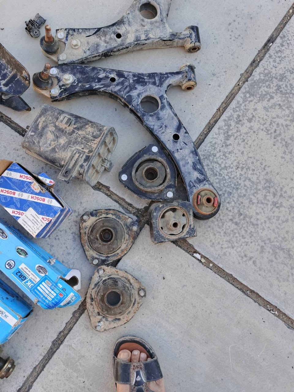 للبيع
درايم شفت طويل وقصير 

دبلات خلفيه 
مجول 

مبخره 

طبلات 

قواعد دبل 

اذان محرك 

جوزه

***********
