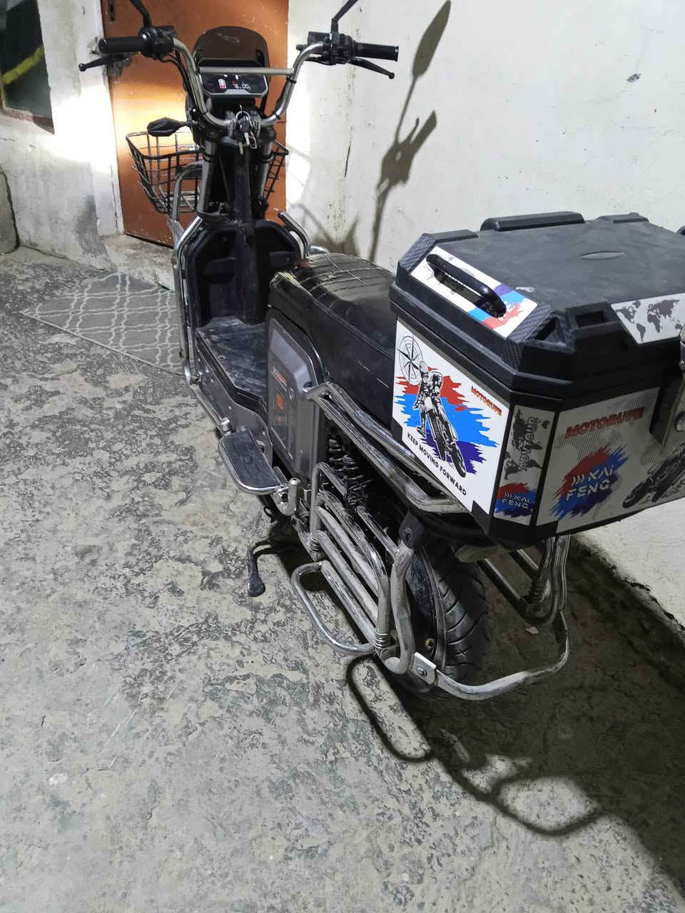 دراجه شحن للبيع همر جبلي ست بطاريات عل فحص سعر  350وبيه مجال ***********   ***********
