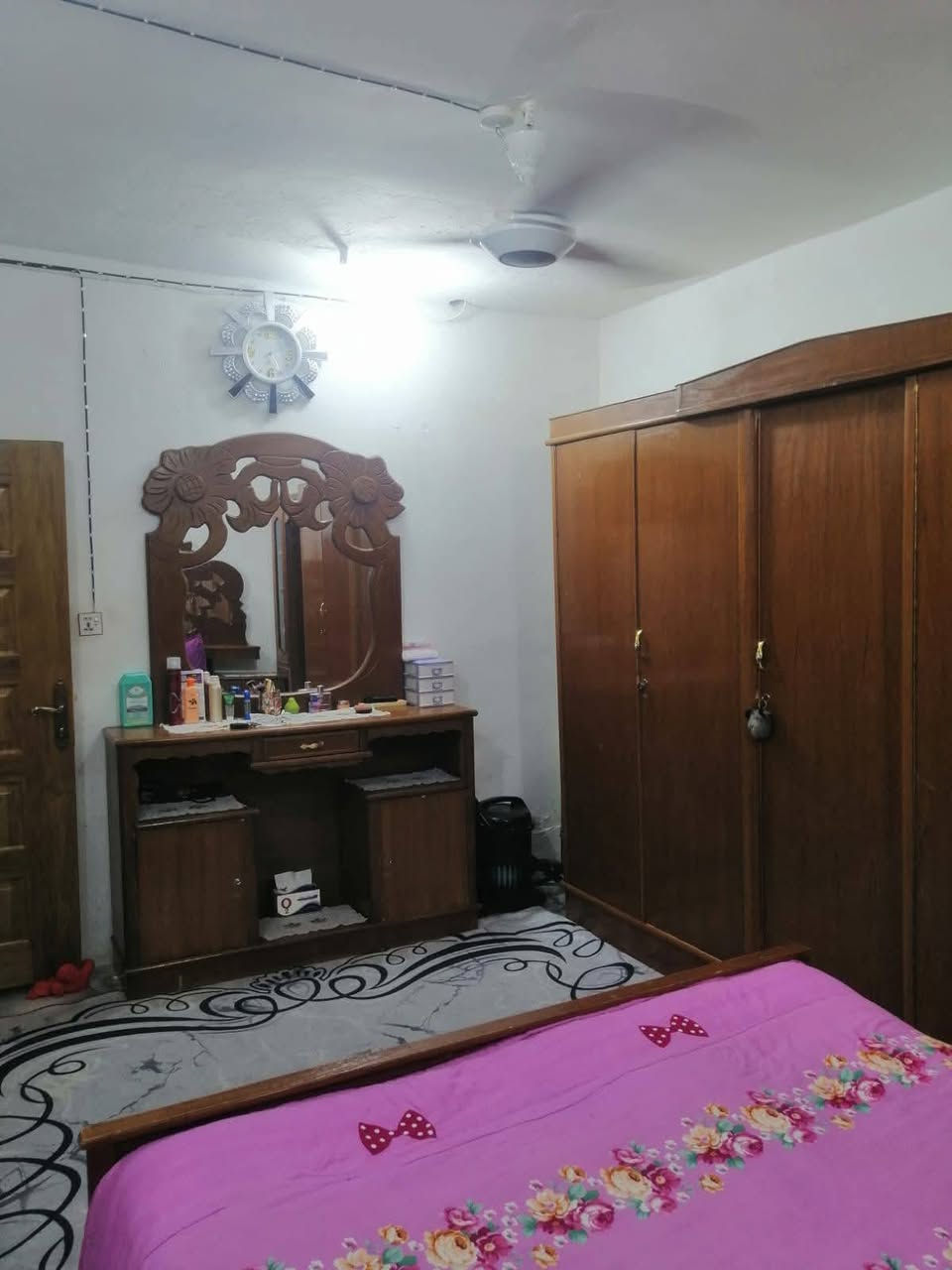 بيت للبيع حي ميسان قطاع 23 قريب شارع الجامع وشارع العسكري مساحه 50متر يحتوي على غرفه وصاله ومطبخ وصحيات كاشي و سيراميك البيت نظيف جدا السعر المطلوب 60مليون قابل للتفاوض 

للاستفسار والمعلومات الاتصال بنا *********** 
او مراجعه مكتب ألروان للوساطه العقاريه والمقاولات العامه 

عنوان المكتب حي ميسان ع الشريط قرب صيدليه الشراع 

عندك بيت عرصه للبيع راسلنه وات ساب وتدلل
#النجف #الكوفة #حي_ميسان #عقارات #ايجار #رهان #بيع
