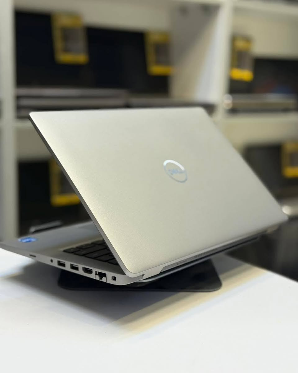 لاب توب Dell Latitude 5420 — الجيل 11
أداء سريع ومستقر للاستخدام اليومي المعالج: Intel Core i3-1125G4@2.00GHz (الجيل الحادي عشر)

الرام: 8GB DDR4

الهارد:256GB SSD NVME

حجم الشاشة: 14.0 بدقة Full HD نقية و واضحة

كارت الشاشة:Intel UHD GRAPHICS بحجم 4GB

كيبورد: عربي / إنكليزي

 شاحن Type-C 65W

🔌 المنافذ:

(2 USB / 2 Type-C / HDMI / LAN / MicroSD / AUX)

 الملحقات: (حقيبة / ماوس / شاحن )

 💻 النظام : ويندوز 11Pro مفعل وجاهز للإستخدام المباشر مع كافة البرامج الخدمية

السعر 320 الف وبيها مجال بسيط 
مكاني حلة طهمازية

تواصل خاص 

او ***********
