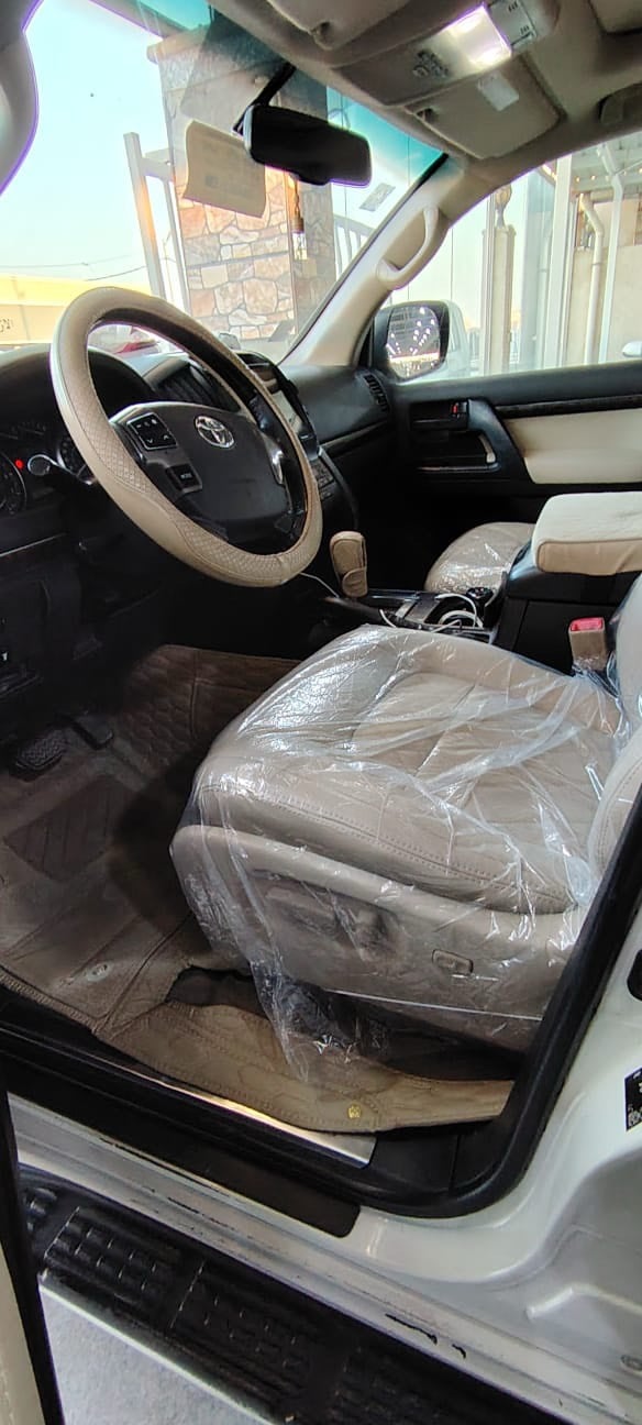 لاند كروزر ٢٠٠١١ ستينيه سعودي كفاله عامه عدا الدعاميات تحديث  كشنات بقلاوه جلد كامره بصمه تخم تاير حداديه جديده ماشيه ٣٠٠ الف مكينه ٦ مكفوله السعر ٣٣٠ وبيها مجال العنوان واسط تشغيل عن بعد بدون امراوس موبايل ***********
