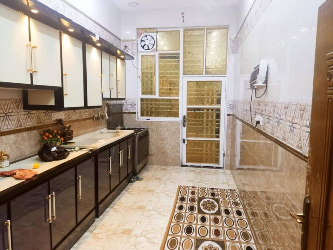 بسم الله الرحمن الرحيم 
بيت طابو للبيع 
صوب بني ركاب حي الامير 
على شارع 30 مباشرتآ 
من جهة ملعب حيدر نعسيه 
البيت طابقين 
4 غرف وديوانيه وصالين 
بناء طابوك السكف كونكريت الساس كونكريت 
مطلوب مبادره 
لتفاصيل اكثر الاتصال على 
 الأرقام الموجوده بالاعلان 
***********
***********
او مراسلة الصفحة 
#هادي_الحجيمي
