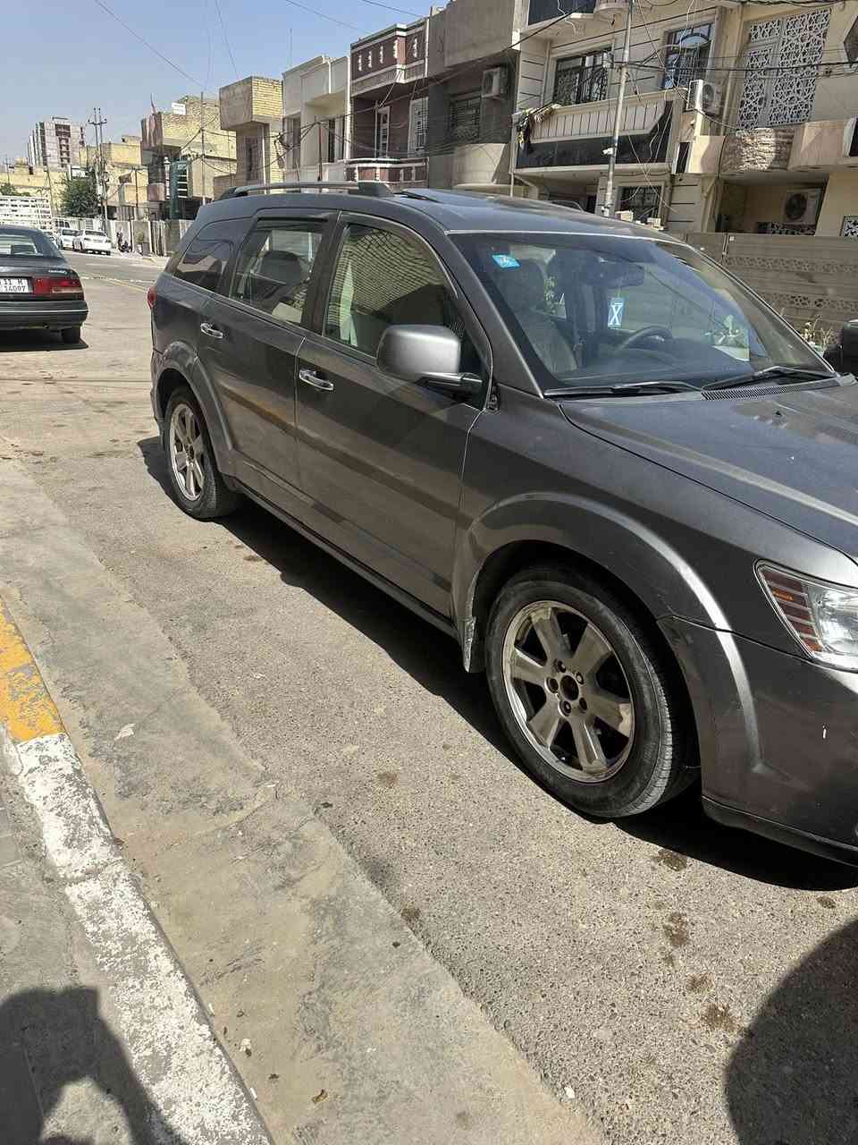 السلام عليكم جورني 2012 سياره جديده مالبيت فول مواصفات داخل ملكي فتحه سقف حادثها بس جاملغ بدون دواخل ومسوي مابيها غير شي ب115 مكاني بغداد الحريه***********
