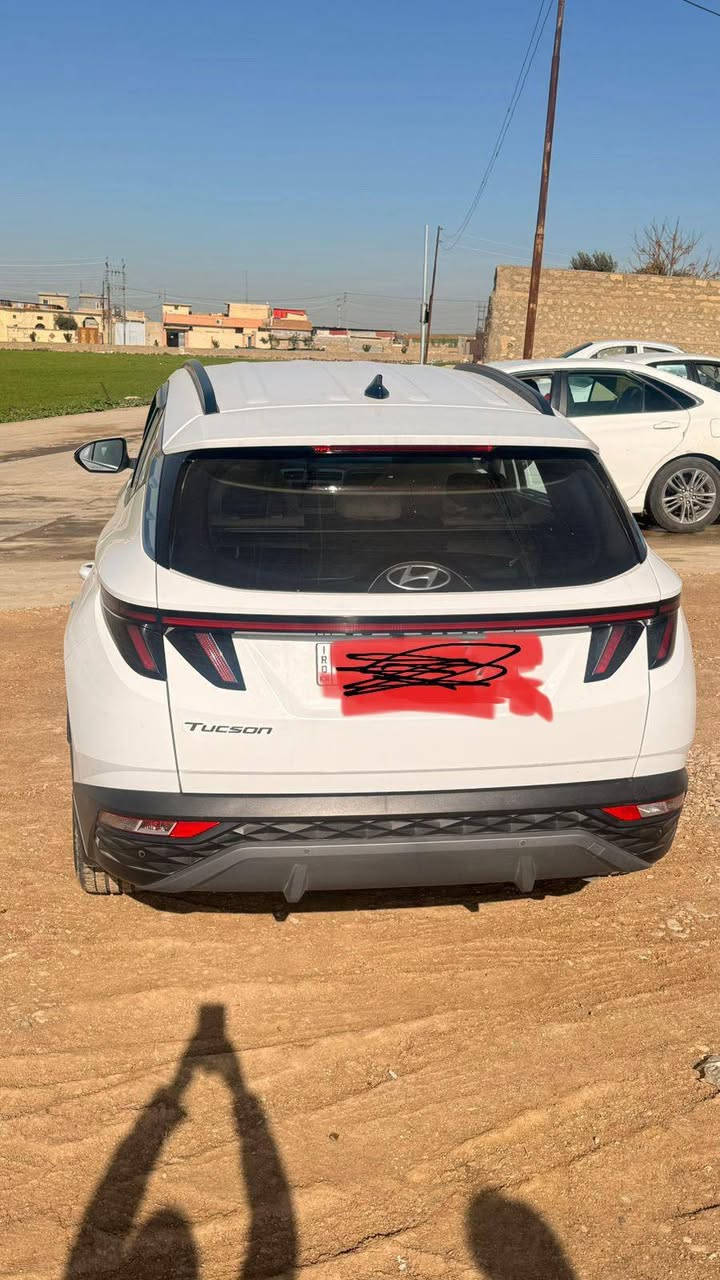 السلام عليكم 
سياره للبيع تكسون 2024 سياره كلين من ظرر صبغ ظربة بارد ماعده شخط بل صوره فقط رقم اربيل سياره فول ماعده بانورما إشارة ترحيب عند اقتراب سياره بصمه هندبريك بصمه كشنات كهرب هواية مواصفات بيها ماشيه 49 الف مكان سياره موصل السعر 224 بيها مجال الاستفسار ع خاص او اتصال ع رقم  ***********
