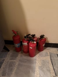 عندي مطفايات مال هايلوكس للبيع بغداد ٠٧٨٢٦٥٧٩٣٠٤