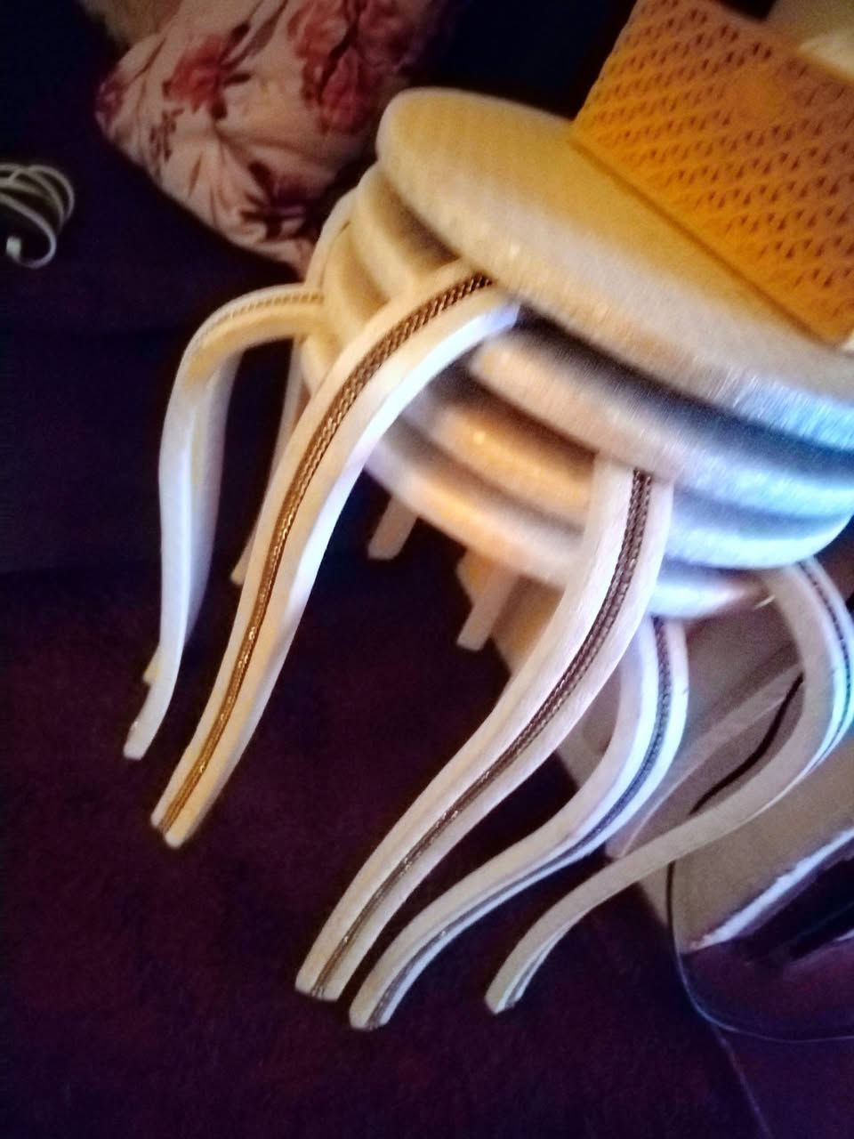 اثاث للبيع بسعر مناسب للاستفسار الاتصال على الرقم (***********) او يراسل عل خاص
