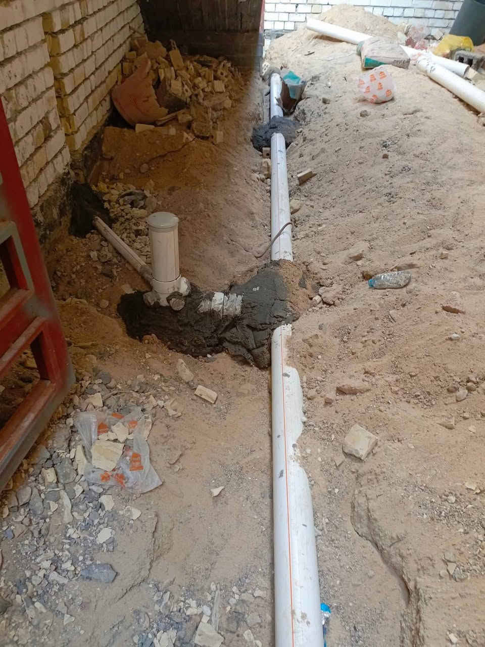 خلفة ماي ومجاري متفرغ لعمل بيوت ومجمعات سكنية 
‏‪0782 814 9881‬‏
