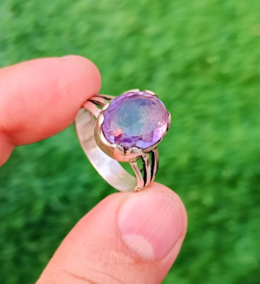 سلام عليـــــكم 🫷🏿👇👇

تحفه وجمـال(جمشت ارجواني ناعم لون فاتح) مترش

صياغه يدويه فضه مختومة(925)
قيــــــاس الخاتم(22..21)

يوجد توصيل بدون مراوس او حجز مكاني سماوه سعـــره مع التوصيل(30)🔒🔒


**إذا كنت صاحب هذا الإعلان وتريد حذفه لأي سبب، رجاءا أرسل رسالة إلى الدعم الفني**