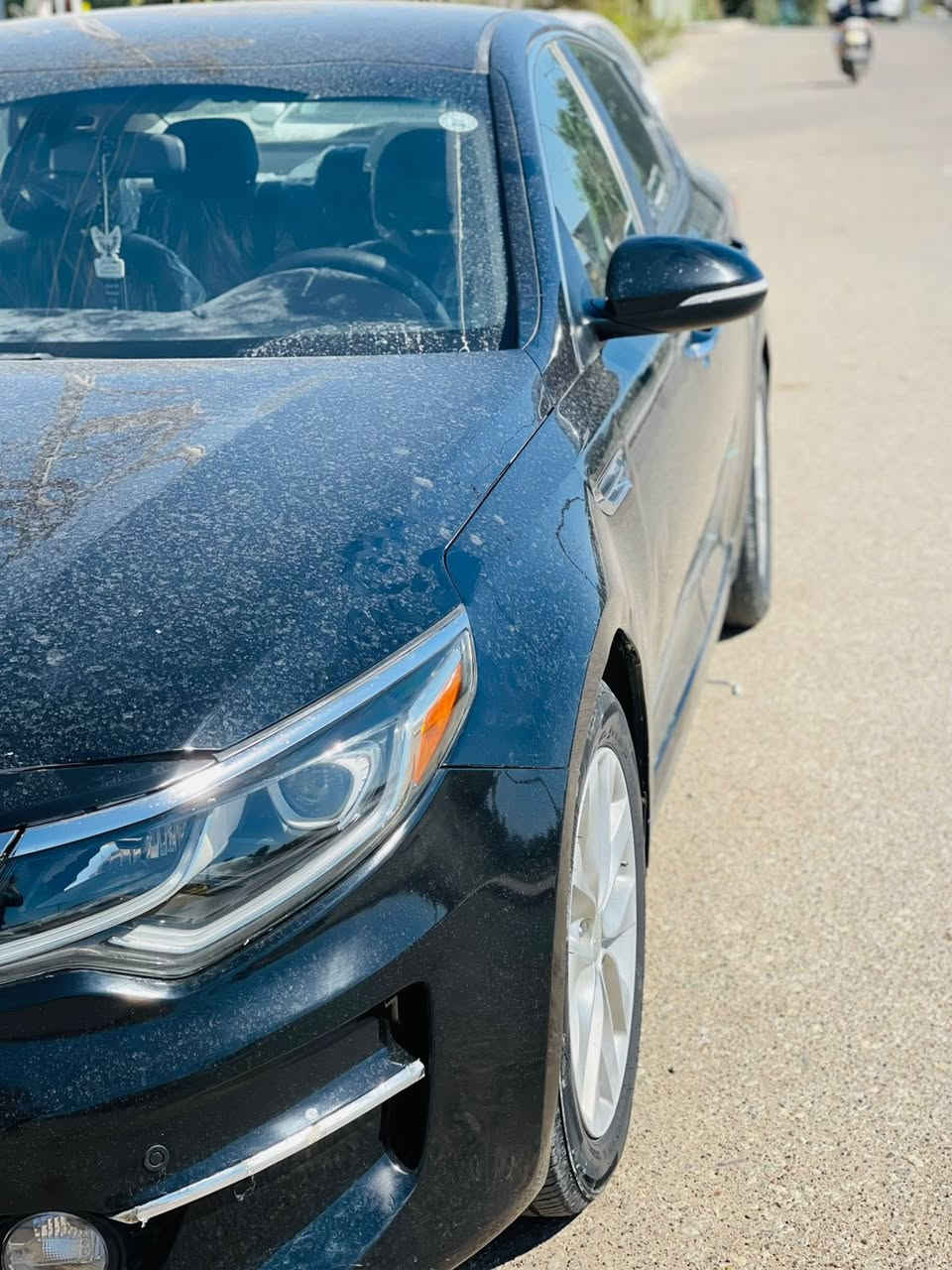 السلام عليكم كيا اوبتيما موديل 16 السياره جاهزه من كلشي مكينه كير حداديه تخم تاير تبريد تدفئه رقم شمالي السياره حلوه بمعنه الكلمه السياره بدون حادث فقط كلير بالجاملغات الخلفيه صور الحادث مرفق بالمنشور مكان السياره واسط الكوت مركز المدينه رقم الهاتف (***********)
