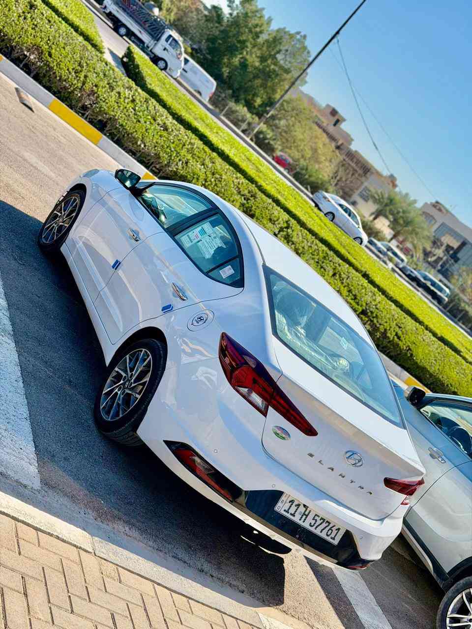 السلام عليكم بيع او مراوس
الانتره موديل 2020 ماشيه 100 الف بيهة شويه بل داير جاملغ الخلفي صبغ فقط فول مواصفات 
سعر 154 وبيهة مجال 
عنواني
بغداد الوسفيه ***********
