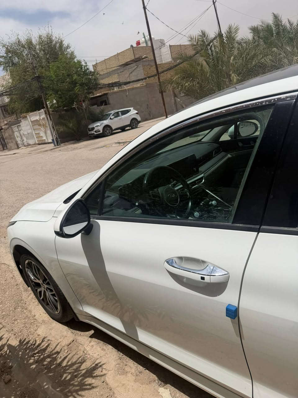 K5 موديل 2021 خليجي مكفوله
فول مواصفات محرك 2500 .
تشغيل عن بعد بصمة حساسات امامي خلفي بانوراما قطعتين تبريد تحكمات ستيرن كشن كهرباء كروز سرعه .
سياره رقم اربيل ب اسمي مكفوله كير مكينه تبريد خير من الله 
عنوان السياره نجف 
رقم التلفون ***********
