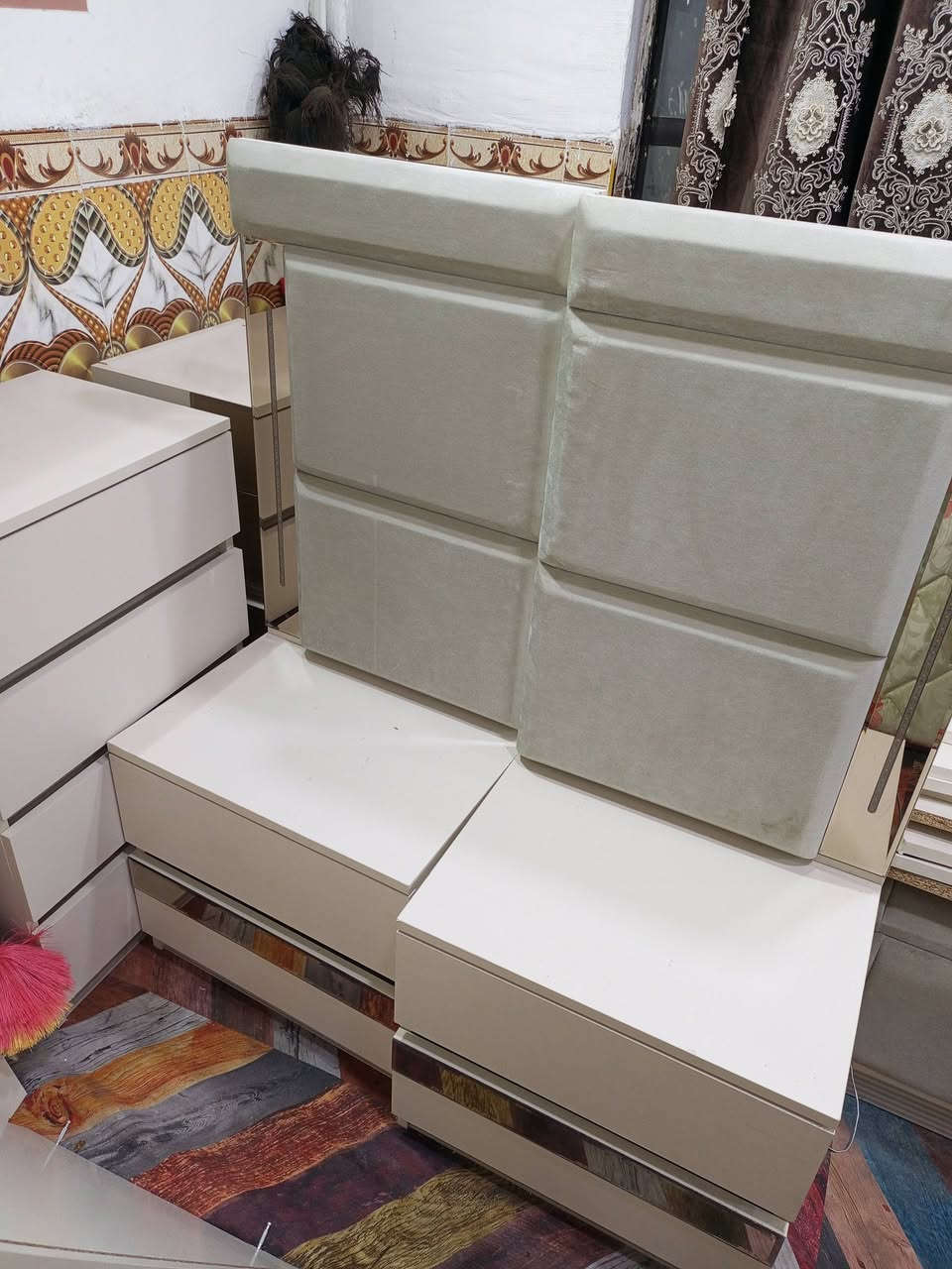 سلام وعليكم غرفه تركي للبيع غرفه جديده كلش شرط شخط مابيها مكاني حله سعر مليون...وربع وبيها مجال


**إذا كنت صاحب هذا الإعلان وتريد حذفه لأي سبب، رجاءا أرسل رسالة إلى الدعم الفني**