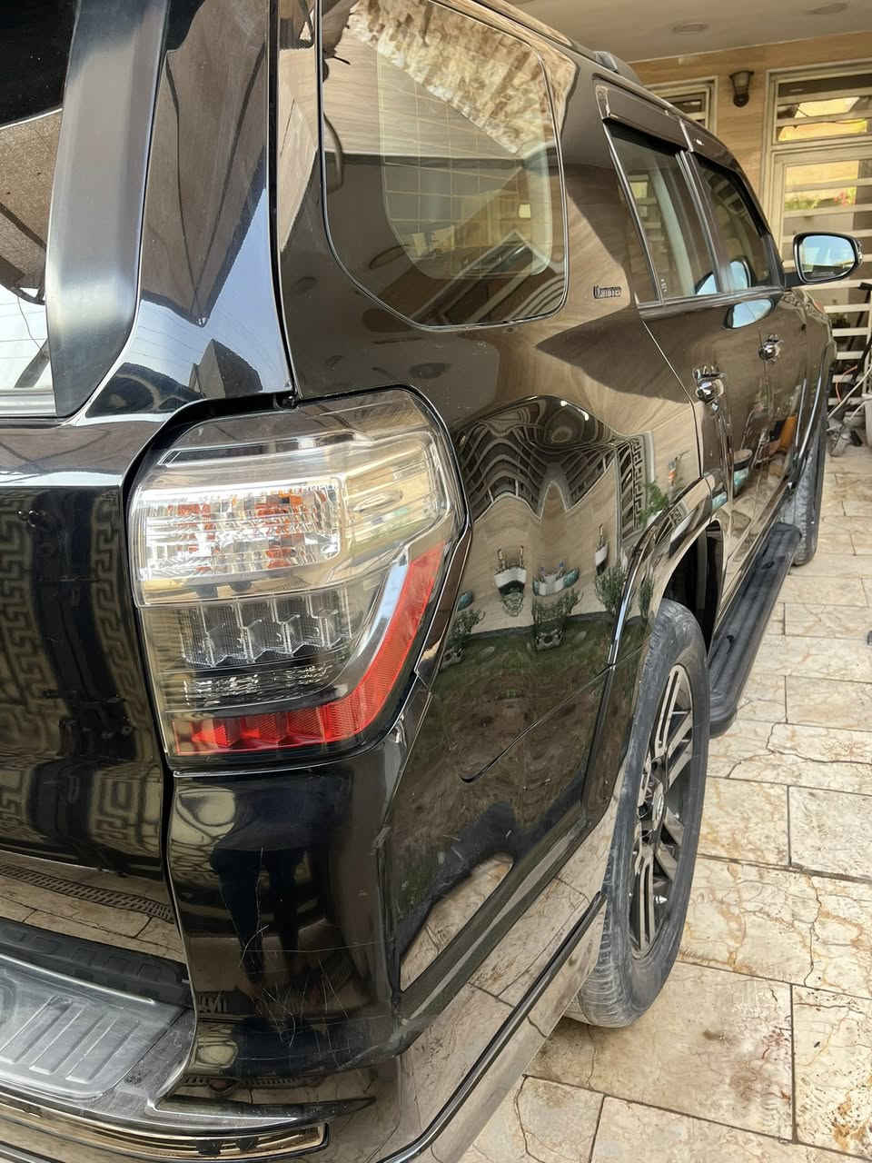 سلام عله رواد الموقع المحترمين فور رنر لمتد بلاك خارج داخل رقم بغداد تبريد وتدفىه الكشنات فتحه فور ويل سبعه راكب  حادث جاملغ امامي بدون معجون وبدون ايرباك مكانهه بغدا.د الاتصال *********** السعر المطلوب ٢٧٥ وبيهه مجال إذا مراوس حسب القناعه بسياره فور ويل احدث
