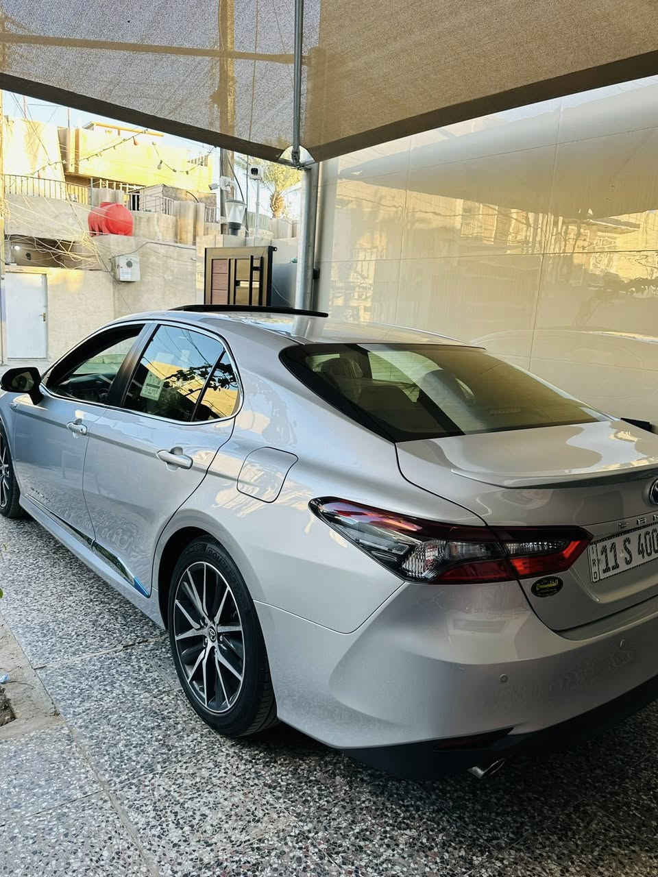 السلام عليكم 
كامري للبيع موديل ٢٠٢٣ خليجيه وكاله عبداللطيف جميل مكفوله من الصبغ فقط بارد شي بسيط 
رقم بغداد باسمي 
السعر ٢٢٧٠٠$ يعني ٢٢٧ ورقه وبيها مجال 
مكان السياره بغداد / حي الاعلام 
للاستفسار ***********
