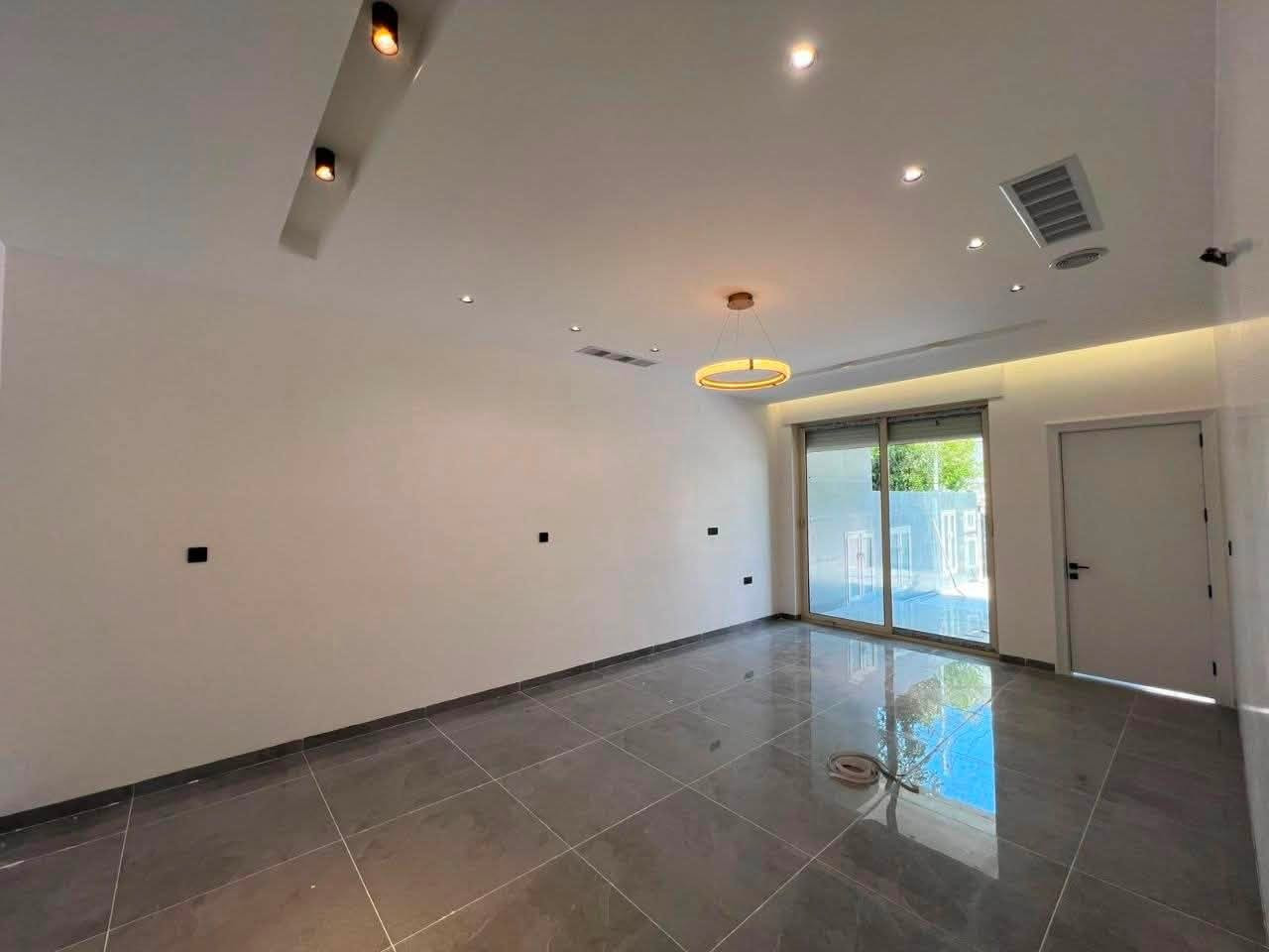 🔸سند طابو يتسجل بإسم اي عراقي
📍أربيل- منزلين لبيع حي مفتى سنتر اربيل قرب شارع 60M

➖مساحة 300M+300M طابقين 
يتكون⤵️
➖5غرف نوم 
➖استقبال-صاله-مطبخ-مجموعه صحيات-كراج

📞  تواصل مباشر واتساب أو اتصال:

📱***********

📱***********
