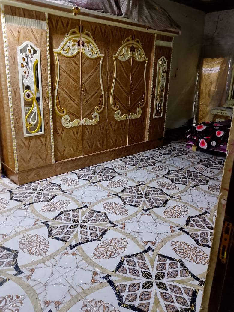 بيت طابقين  وقف سني اصولي مسجل المساحه مالته 370 الوسطي قرب مدرسه الصفراء شارع قمر بني هاشم على الشارع قريب رايده ب 100 وبي مجال ***********
