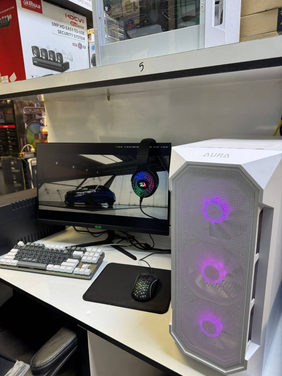 السلام عليكم تجميعة (ps) كاملة مستعملة نظافة 95%  عدد 4 

المعالج \ Intel Core i5-13400F 

كرت الشاشة \\NVIDIA RTX 3070 8GB Phoenix

RAM\\16GB - DDR4- 3200MHz- RG

وحدة التخزين \\  1TB Lexar NM620 M.2 NVMe SSD

الشاشة:\\ 25 بوصة IPS FHD بتردد 185Hz

 ويها كيس من شركة \\KSTAR 2600

كرسي + ماوس +كيبورد+ سماعة\ كلهم مال كيمنك 

وندوز 11 هدية مأكتف و كامل و منصب بيها العاب بس شدها و العب 

السعر ملون و نص 1.500.000 و بيها مجال 

توصيل داخل بغداد فقط \\ *********** \\***********
#العراق #تجميعة
