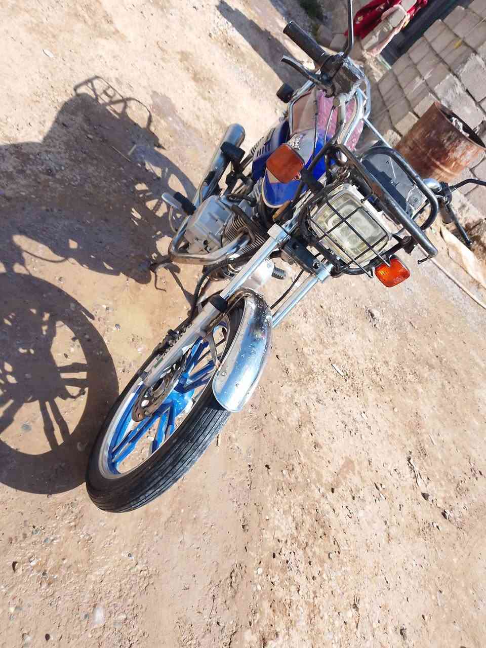 السلام عليكم موطور سافان للبيع محرك شرط النظافه شوف العين كهربائيات كلها شغاله تايرات نص عمر الموطور نكره سلف موطور نضيف  حيل السعر ٣٧٥ وبيها مجال الموطور موديل ٢٠ والشراي يتصل ***********
