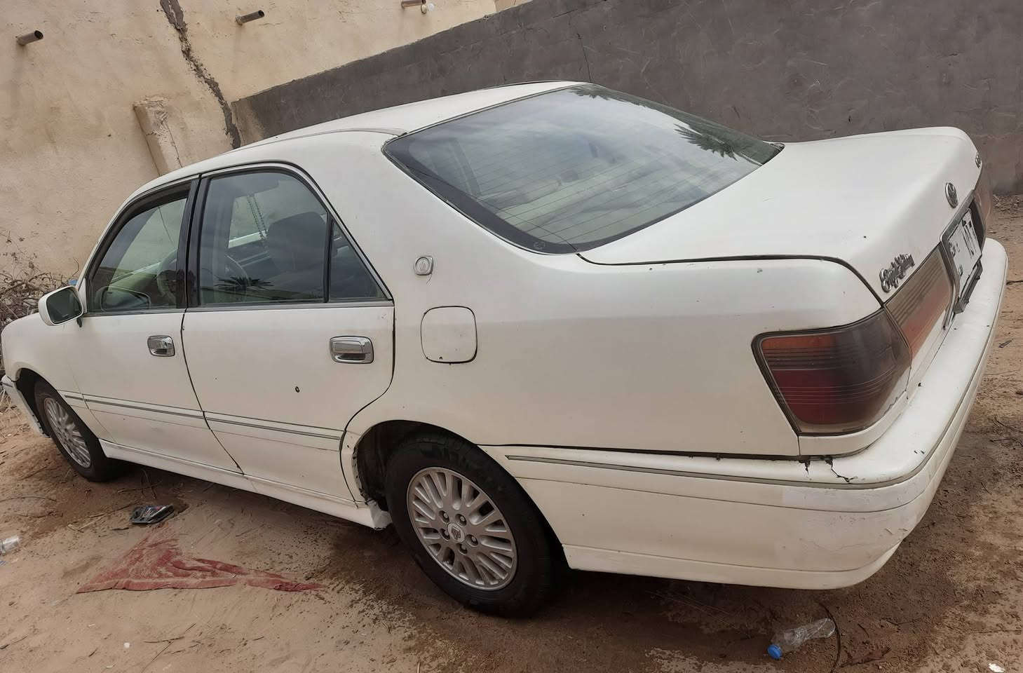 عمي آلُـسلام عليكم ملكه للبيع مديل 2005 تسجيل مفتوح رقم صدامي قادسيه راعيها موجوده اريد تحويل  سياره اصواليه بس بيه ضرب بجهت عبري بل سبير والباقي مكفول كص ونقل جثه وتخم تاير زينات لايت امامي كرستال اصلي دواخل نضيفات حداد زينه سعر 60ورقه وبيها مجال رقم الهاتف *********** ملاحظه سياره بس معلايه 2005 وتنزل مديل تسجيل مفتوح
