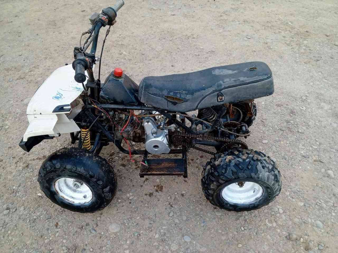 دراجه رباعيه دراجه متروكه بس شغاله نقصه باتري تجي اشغله الك او تاخذه مكاني الحريه بستان السعر 150 او بيه مجال الرقم ***********
