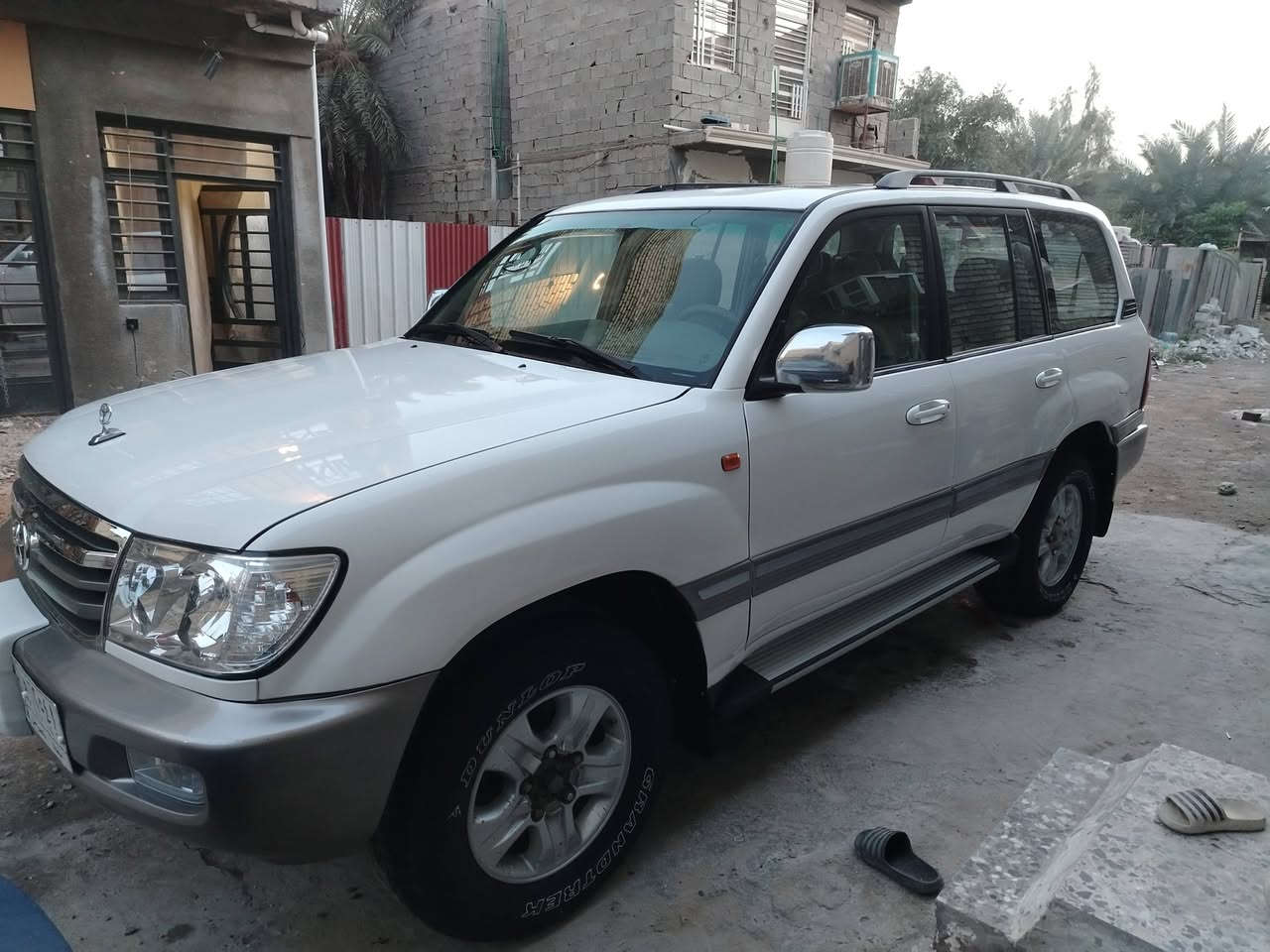 لاندكروزر بغداد بسمي مشروع وطني 2004 مصبوغه عام اوتوماتيك كير محرك خير من الله عنواني بغداد بياع شهداء السعر 120 بيه شويه *********** اوتوماتيك
