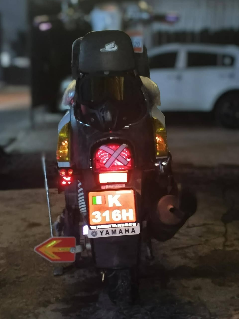 السلام عليكم بوليسي جديده رمبه اي عطل مابيها مكينه بلاديه مكفوله بس كفرات تجاريه هستوني بدلتهن دراجه اولى مزوده شاشه ام بي ثري بيها هواي بيها شغلات هواي صارف عليها سعر 900 وبيها مجال  مكان مدينه صدر الاستفسار عل رقم ***********
