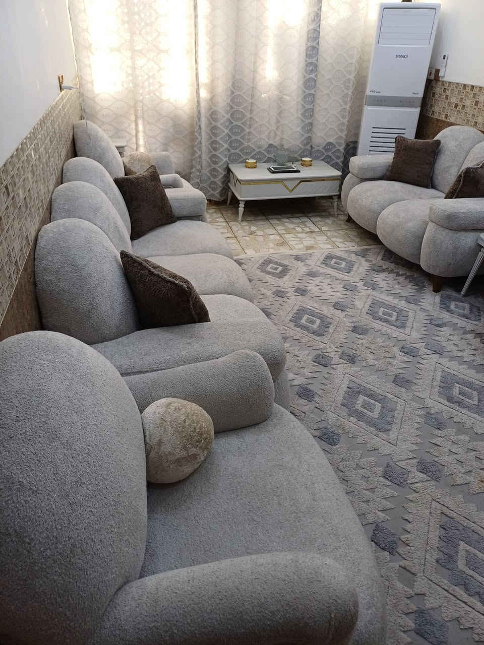 تخم تركي ( لا بوبو )  10 مقاعد
قماش وخشب واسفنج درجة اولى
استخدام اقل شهر اخذته ب 950 الف
واريده ب 750 الف 
عنوان زعفرانية نهاية اربع شوارع


**إذا كنت صاحب هذا الإعلان وتريد حذفه لأي سبب، رجاءا أرسل رسالة إلى الدعم الفني**