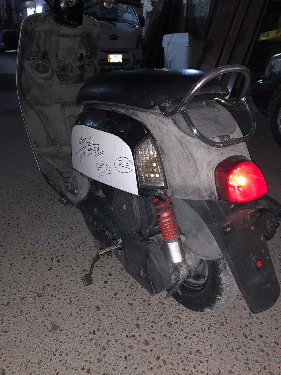 سلام عليكم بوليس كلهاا بلاد بس لكابريتر تجاري باقي كله مكفول بلادي  واقيه مال طين بلاد وملحه اوراق كلها كامله ما تسمع صوتها المكينه سعرها 675 وبيها مجال حك الجيه مكاني مدينه الصدر بغداد رقمي ***********
