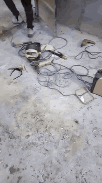 سلام عليكم بيت حواسم مرتب 6 وبي مجال البيت كله سراميك وسقف ثانوي مجاري جديده كلوبات بي كيزر بي البيت لاعلي كص ولا ازاله المعقل شفقت العامل ***********
