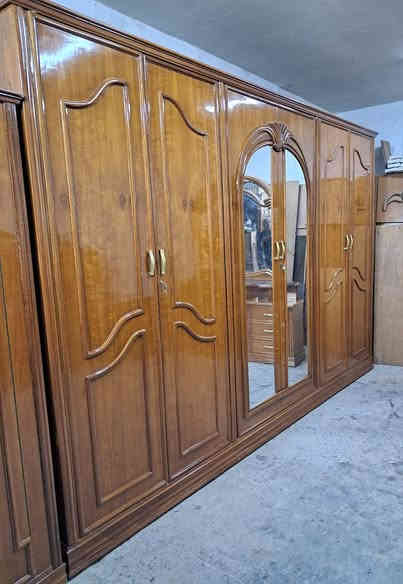 يعلن معرض الموسوي عن وجود غرفه نوم اذا نكول مستعمل نضلم الغرفه غرفه اخت الجديده ملحق داخلي ارتفاع الكنتور مترين ونص داخل وخارج صاج 5مليم الغرفه كله جاوي دنك جاوي نقش جاوي مجرات 3داخل الكنتور جام عل القبقات حافظ للخشب الغرفه ولا غلطه بالعافيه عل ياخذها اي استفسار خاص او الاتصال ***********
***********واتساب
