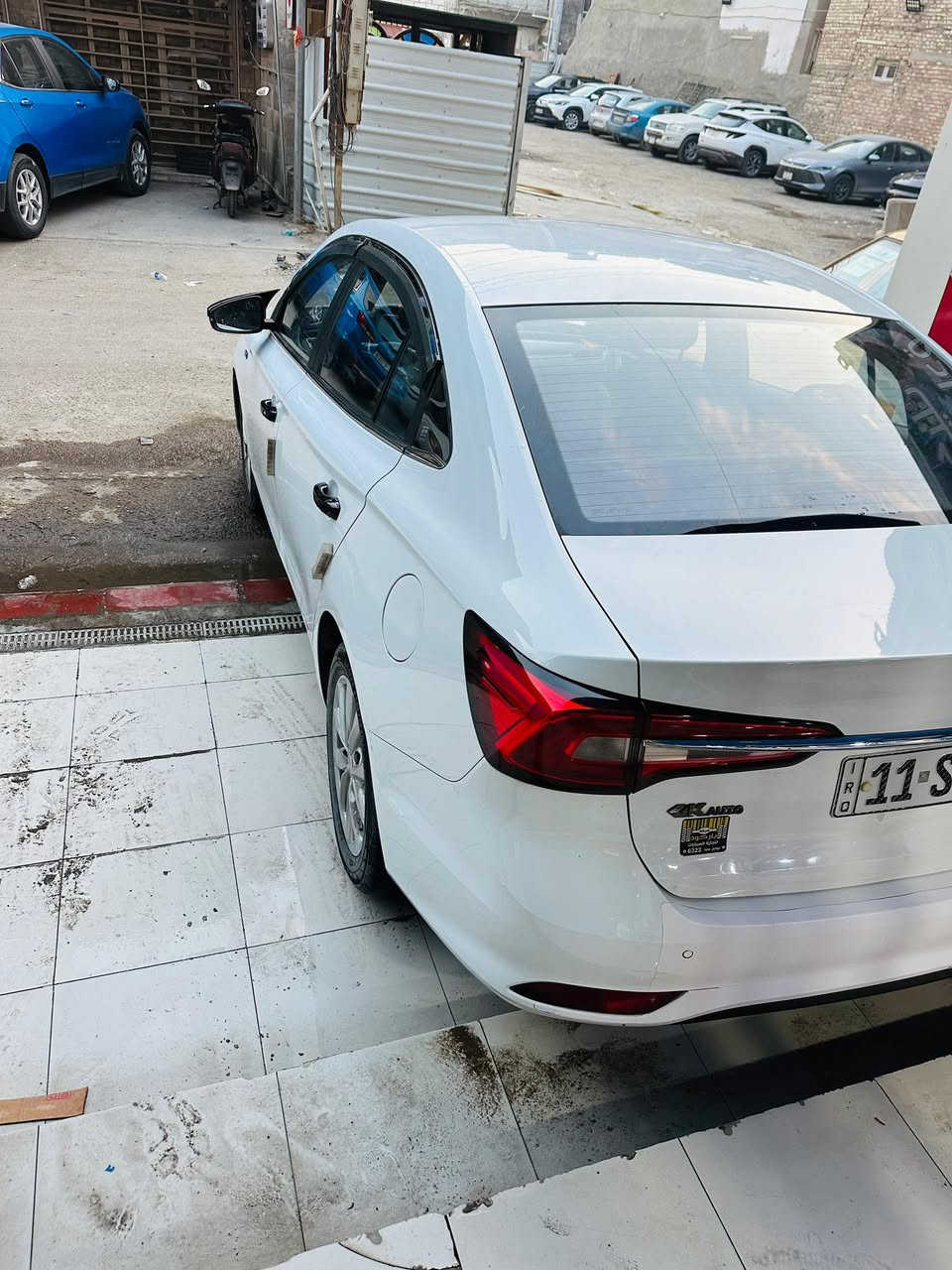 ام جي فايف / MG 5 للبيع
موديل 2023 ماشية 87 الف قابل للزيادة
رقم بغداد  الجديد / لون ابيض
بأسمي تحويل مباشر / محرك 1500 تنفس طبيعي  
السيارة خارج ضمان قبل شهرين طلعتها
وصولات الصيانة موجودة 
_________
السيارة فئة الكومفورت Comfortنوتبلي 
مواصفات السيارة 
بصمه تشغيل / لد نهاري + منضومة زنون / حساسات خلفية / شاشة اصلية
كامرة خلفية / تحكم استيرن / اشاير بالمري / تبريد شاشة 
بصمتين بيها / نضام ايكو اقتصادي / كروز مثبت سرعة 
حساس اطارات / كيج حماوة / داخل بيجي واسود 
4 ويل كب / كار بلي Car play واتو اندرويد
 حدادية كاملة جديدة مبدلها بلكات اصلية اذان محرك جديدة 
بيها  ملاحظات رصعات بصندوك والدوسة جهة اليمين بيها طعجه وبحافة البنيد شوي
مكان السيارة بغداد الامين الثانية
السعر 98 وبيه مجال بسيط 
للاستفسار 
***********واتساب واتصال
