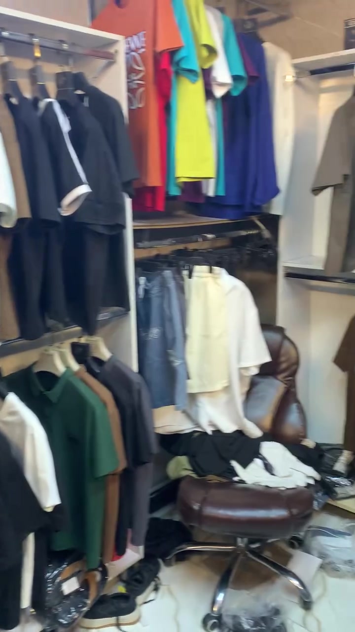 ديكور محل ملابس كامل رايده القطعه ب١٠٠عدد القطع ٦عنواني بغداد العبيدي ***********”

