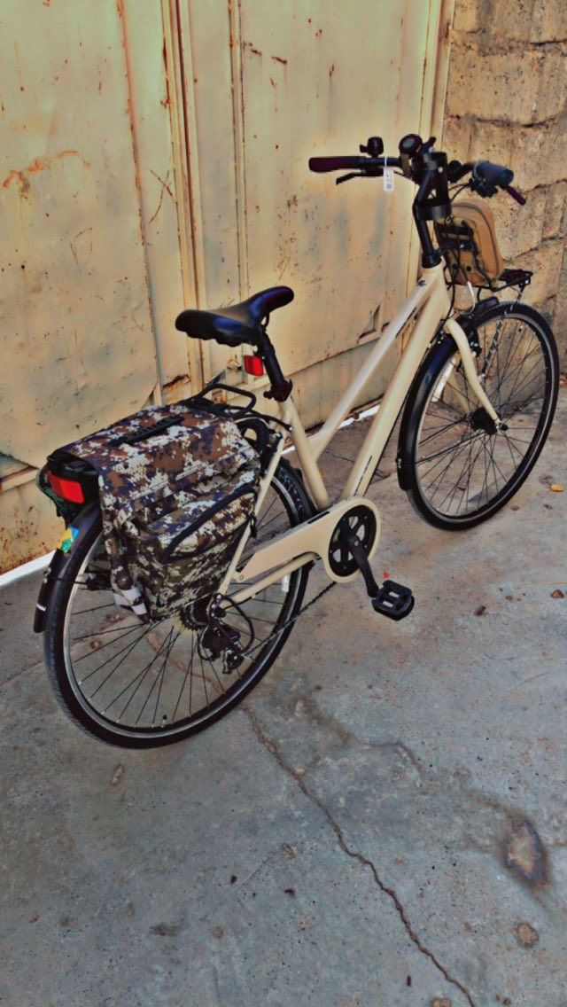 ترحال قياس 27.5 معدن المنيوم سرعة 7 ماكنيد لون مميز وزن خفيف نضافة ‎%‎90 قفل بلادي مكينة شيمانو موديل 2022 كلشي بيلادي يتحمل وزن 150 كيلو المانية موجود توصيل في كل محافظات العراق
الاستفسار اتصل على رقم *********** السعر 375 الف والتوصيل مجاني محمد محسن طاهر
