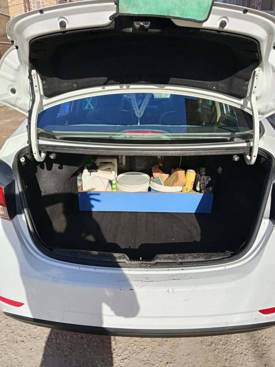 جميع التفاصيل مذكورة داخل المنشور
امكلف بالنشر رقم صاحب السيارة ***********
لنترا 2015 خليجي Gls 1800 فول عدا البصمه.
موصفات دواخل صاج فتحت سقف 
مري شفط واشاره 5 ويل كب كرومي 
تحكم استرين جهتين كامره شاشه كبيره 
تخم تايرات جديد..السيارة ماشية 270
مشروع وطني مداور ثاني يوم بالنجف.السعر 120 وبيه مجال حك الجيه المكان النجف الاشرف
