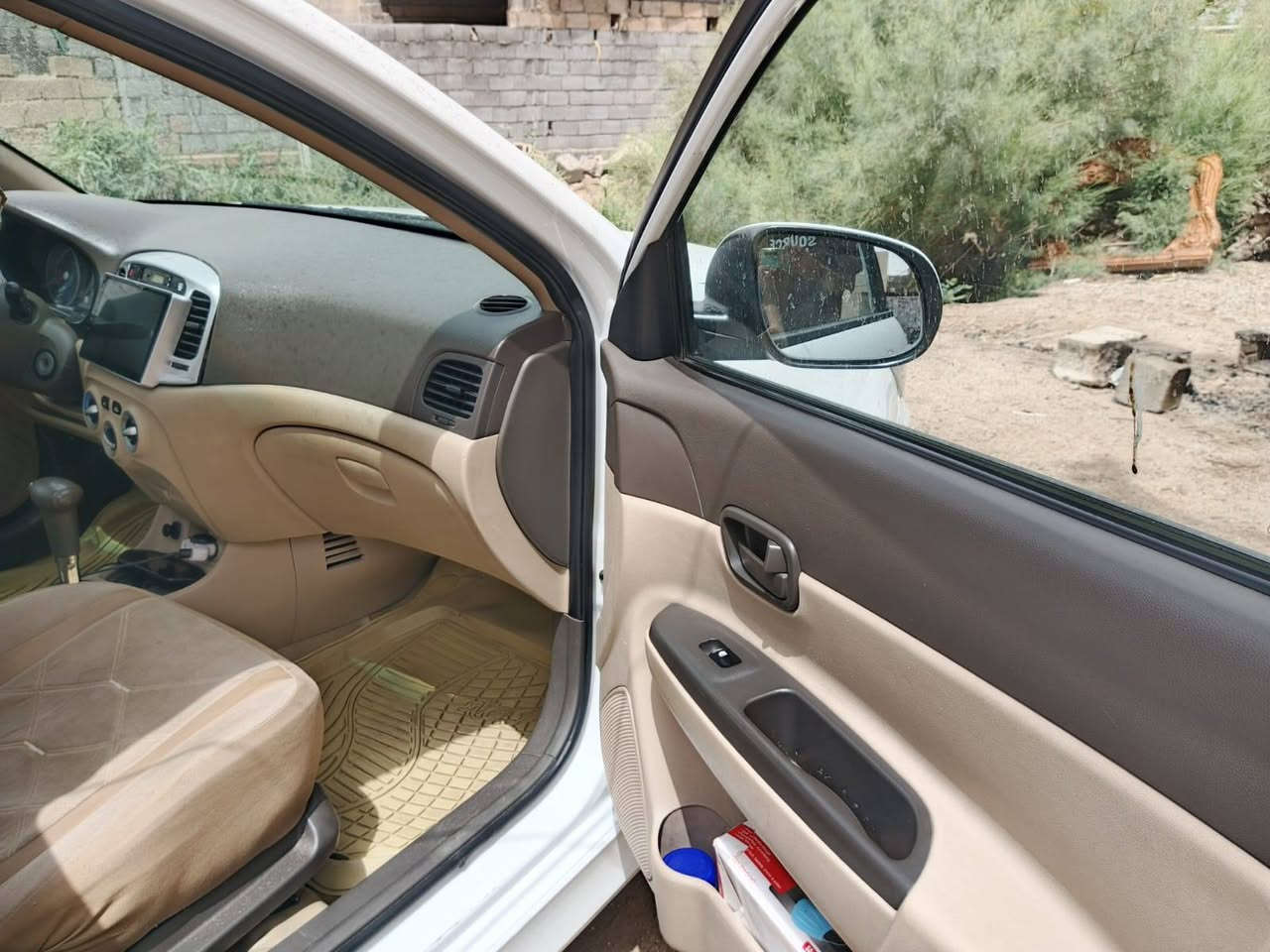 السلام عليكم اكسنت الشكل المقدس السيارة فول مواصفات وكفالة ما عدة الضربة كد شبر كدام للبيع بسعر 110  وبيها مجال اوكع الك فلوس تصليح والي اكدر علي وبخدمتكم 
والي يكول غالية الي يحصل مثلها وبنفس السعر خلي يدزها الي للتواصل على رقم ***********
