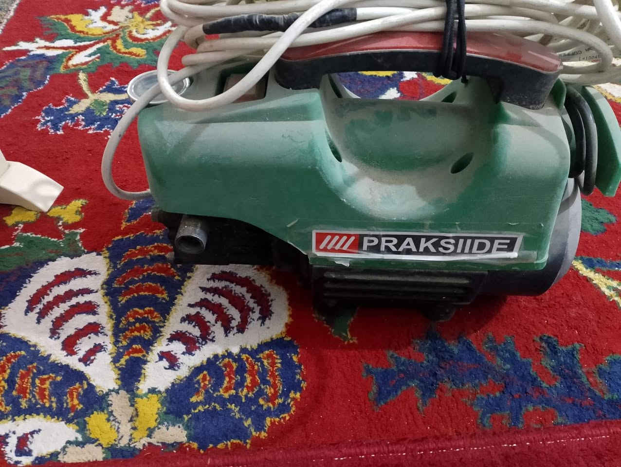 السلام عليكم ديوان للبيع السعر300وبيه مجال
والاوفن 50وبيه مجال 
وفاره غسل السعر90وبيه مجال 
***********
