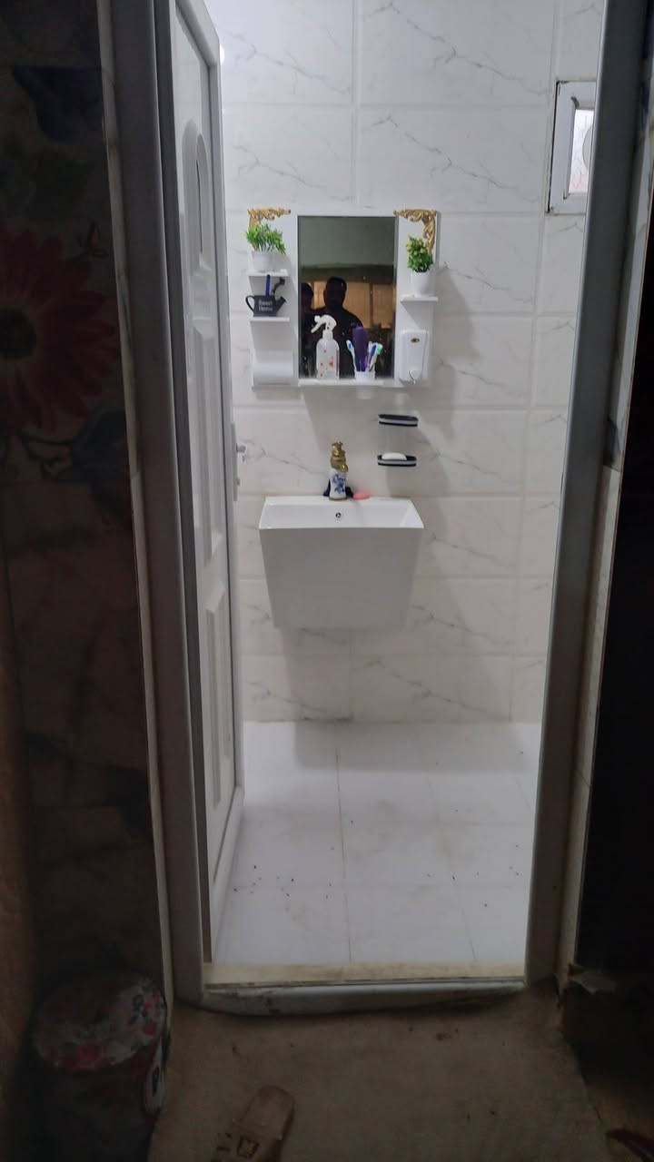 السلام عليكم ورحمة الله وبركاته يوجد دار للبيع في الخالدية حي الشهداء مسجل في البلدية المساحه ٤٥٠ متر 

السعر ٨٠ مليون 

للتواصل والاستفسار على الأرقام التاليه 

*********** 
الشجيري للعقار
