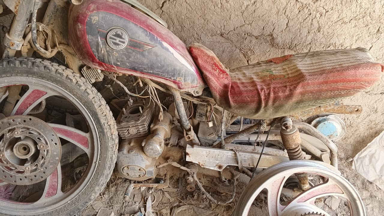 السلام عليكم دراجه للبيع اوراق ***********
