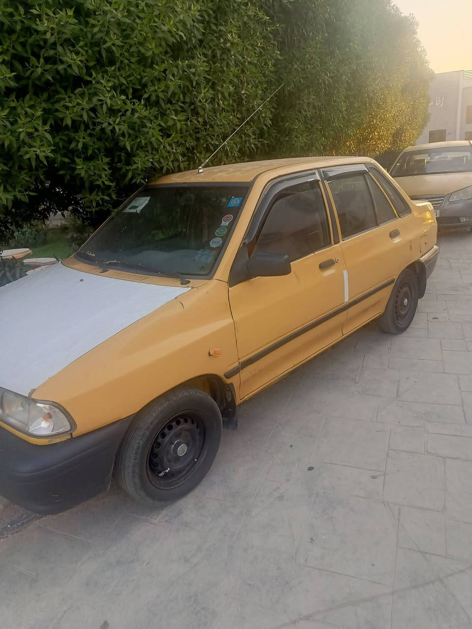 سلام عليكم
سايبه موديل ١٣ 
سياره مصفره هيئه و غرامات 
تبريد  ثلج 
سياره بسمي تحويل ثاني يوم  السنويه  ٣١
سعر ٢٦ و بيها مجال 
مكاني بغداد الدوره  نهايه شارع ٦٠

رقمي ***********
