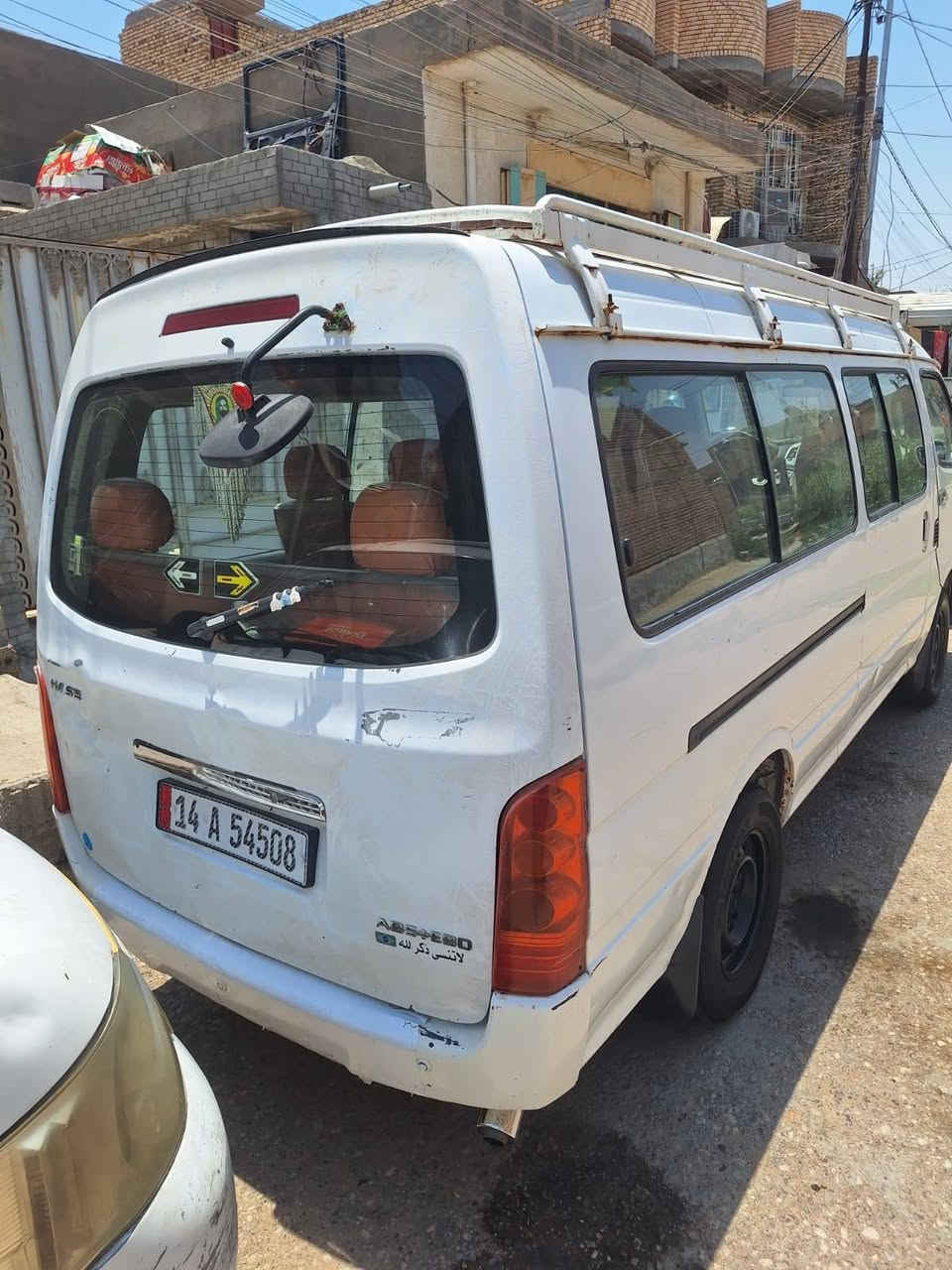 جنبي h1 مديل 2014  بسمي
مكينه وكير واكسن خير من الله  تخم تاير فوك نص عمر. حداديه جديده امامي وخلفي قبل سبوعين شادها  بيها طخه بل طويله ومصلحه بارد بل ربع كهربائيات كلها شغال السكن ذي قار الرفاعي السعر 73 وبيها مجال ***********
