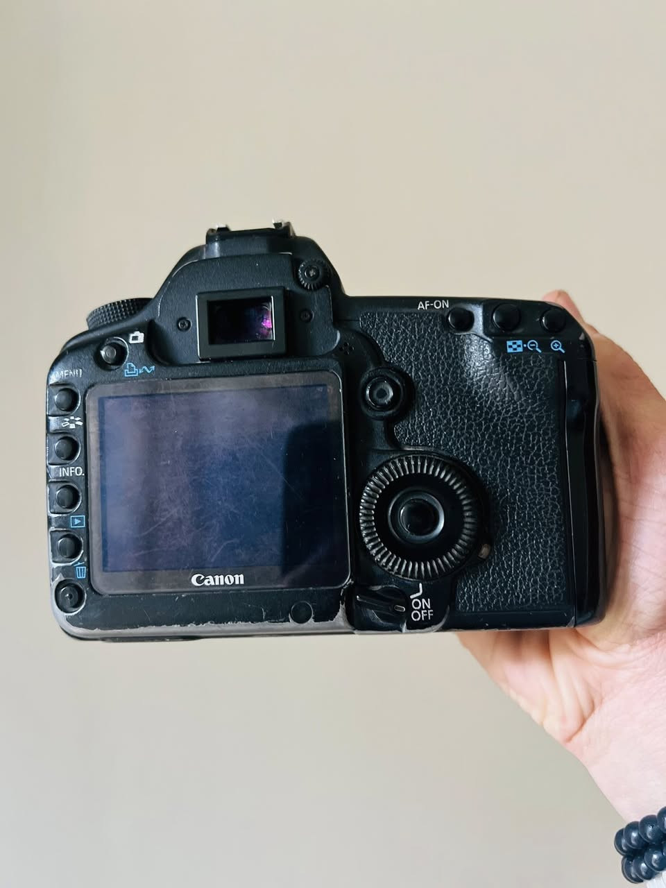 للبيع او مراوسه ب نيكون 
كامره كانون فايف دي مارك ll 
زوم 75-300
بطاريه 
رام 
جنطه 
لحد يعلق عندك للمراوسه او بيع  طب خاص


**إذا كنت صاحب هذا الإعلان وتريد حذفه لأي سبب، رجاءا أرسل رسالة إلى الدعم الفني**