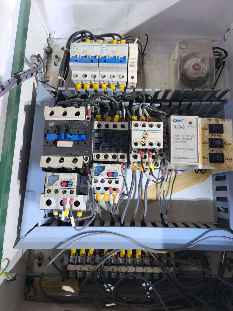 السلام عليكم جمعة مباركة جهاز تجميد وتبريد 10 طن كمبريسر بطحي كوبلاند نظيف وعلى الشغل للبيع مكاني بغداد للاستفسار الاتصال ‏‪0771 398 3470‬‏
