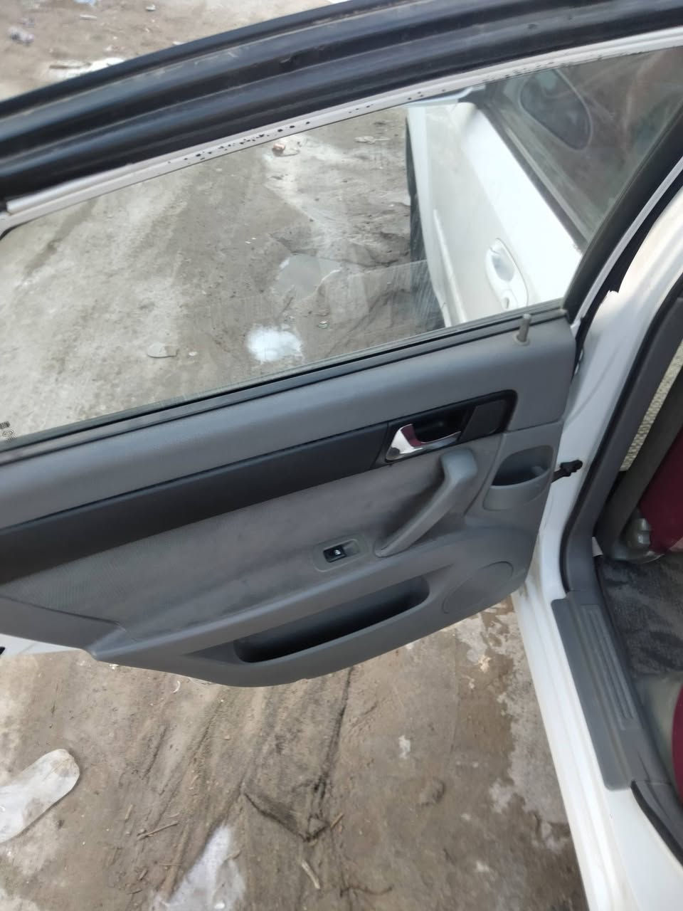 سلام عليكم عندنه سياره اوبترا لبيع موديل 2012 دوشمه جديده تخم تاريات جديد كامره و  شاشه سياره بيه صبغ جملغ خلفي و امامي محرك كير مكفولات سعر سيارة 67 بيه مجال شراي رقم ابو سياره *********** تصل عل رقم 
نضيفه كلش سياره
